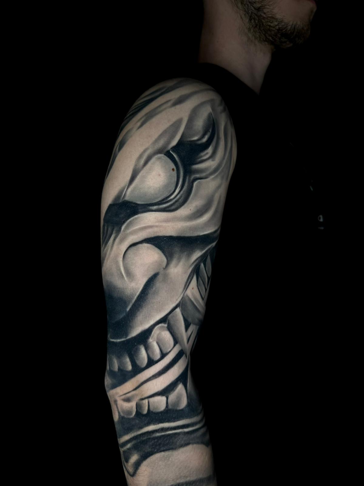 Ink Art Edirne piercing ve dövme - özel font ve yazı dövmesi